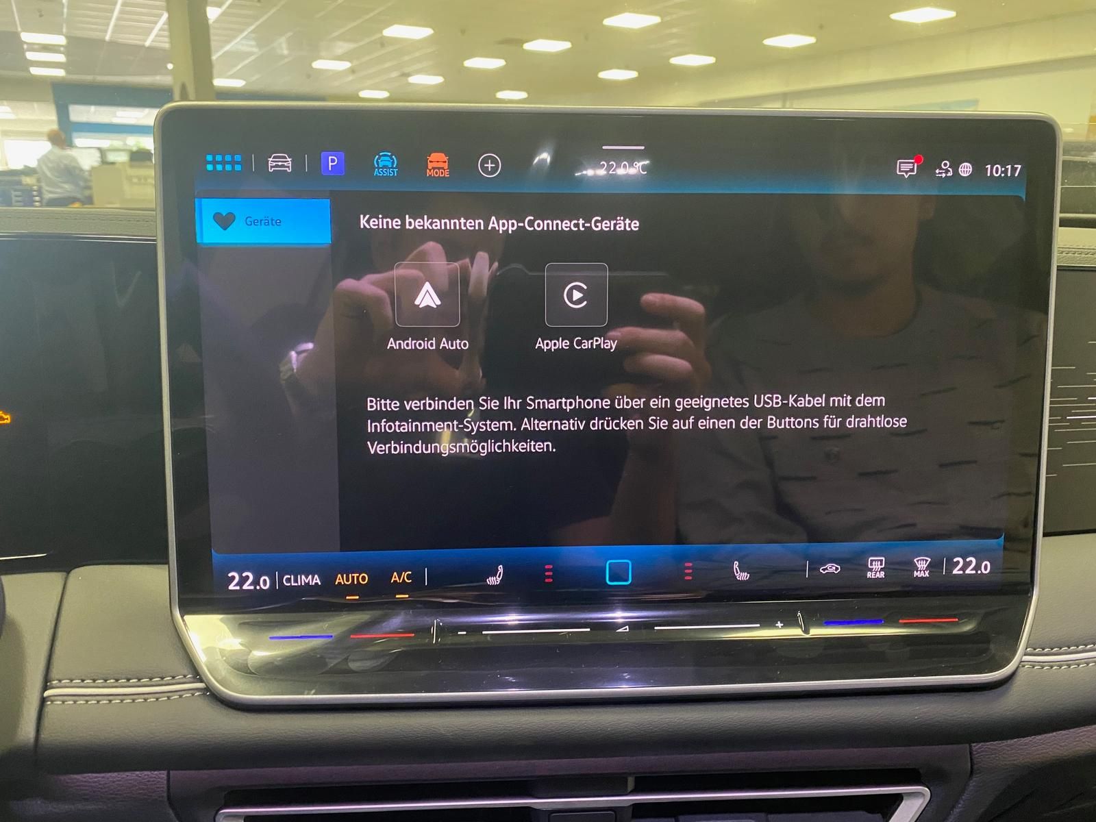 Fahrzeugabbildung Volkswagen Tiguan 1.5 eTSI+Elegance+AHK+NAVI+360 KAMERA+HUD