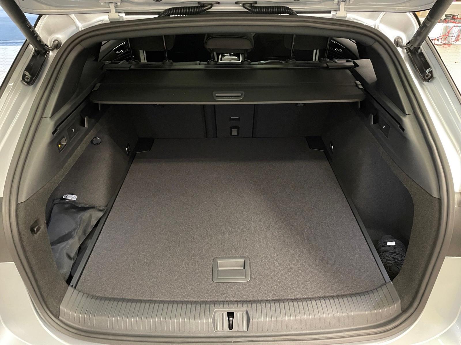 Volkswagen ID.7 Tourer 4M GTX *AHK*HEAD-UP*HARMAN*PANO*MATR