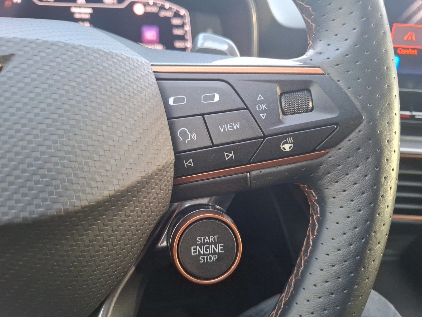 Fahrzeugabbildung CUPRA Leon ST VZ 4Drive DSG LED AHK Navi AID ACC RFK S
