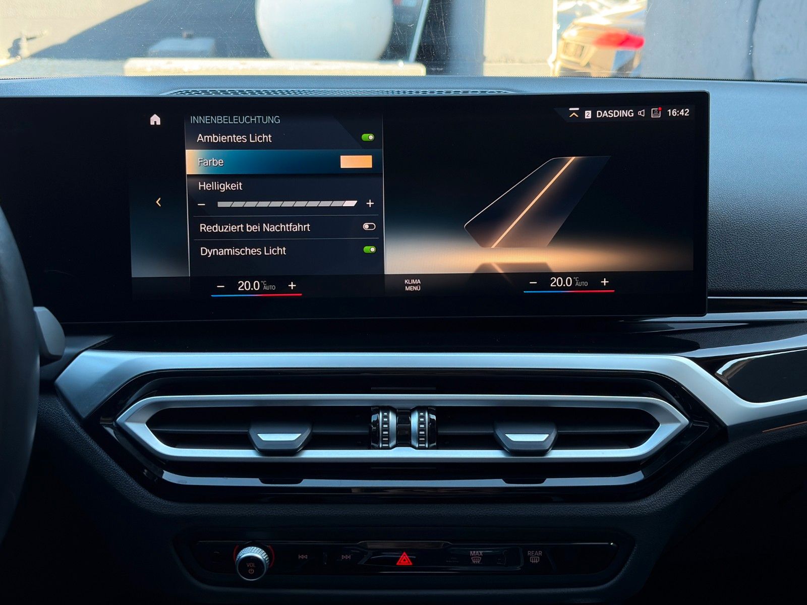 Fahrzeugabbildung BMW 330i Touring LEDER AKUSTIK PANO LED HiFi CarPlay