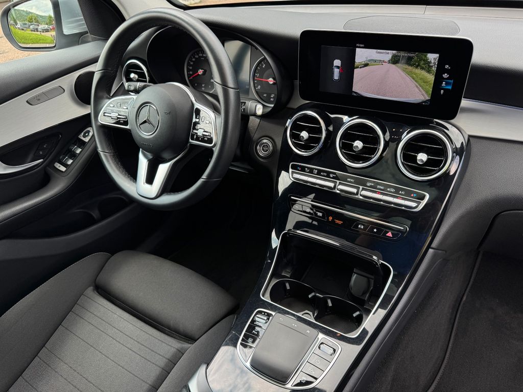 Mercedes-Benz GLC 220 d 4Matic,LED, AHK,R.Kam,Panorama,Mbux