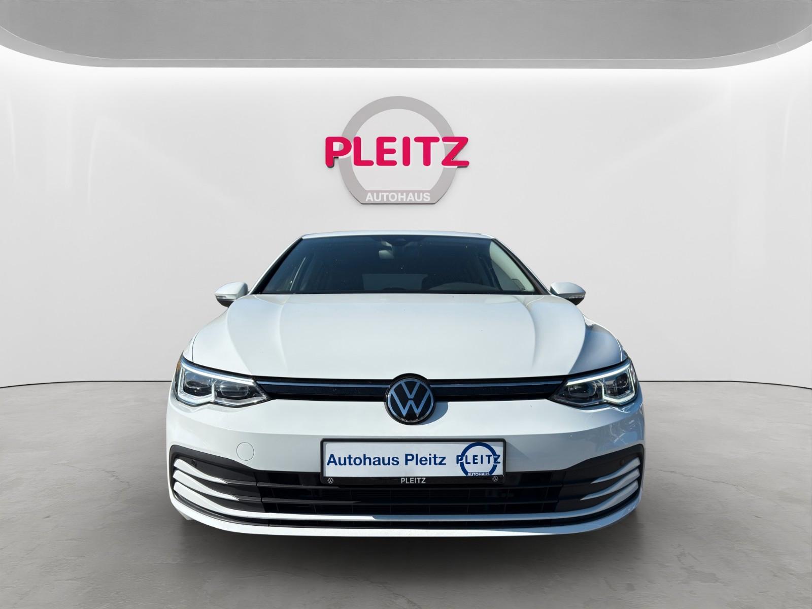Volkswagen VW Golf VIII Life 1.5 TSI AHK STANDHZ KAMERA ACC