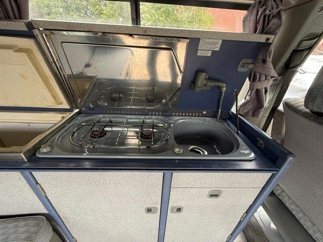 Fahrzeugabbildung Volkswagen T4 California 2.4 Diesel mit Aufstelldach