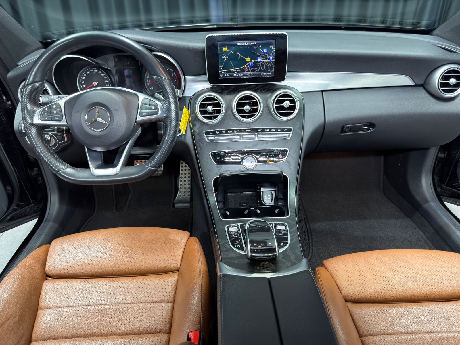 Fahrzeugabbildung Mercedes-Benz C250 Coupe|AMG-LINE|19 ZOLL|ILS-LED|NAVI|AUTOMAT
