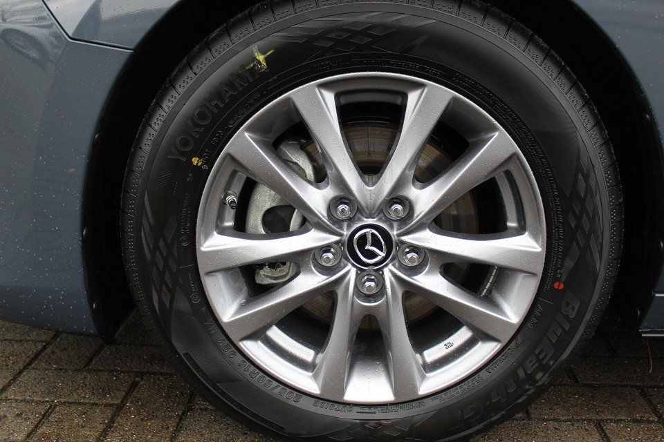 Fahrzeugabbildung Mazda 3 M-Hybrid Selection G-122 ACT-P NAVI ACAA 360°
