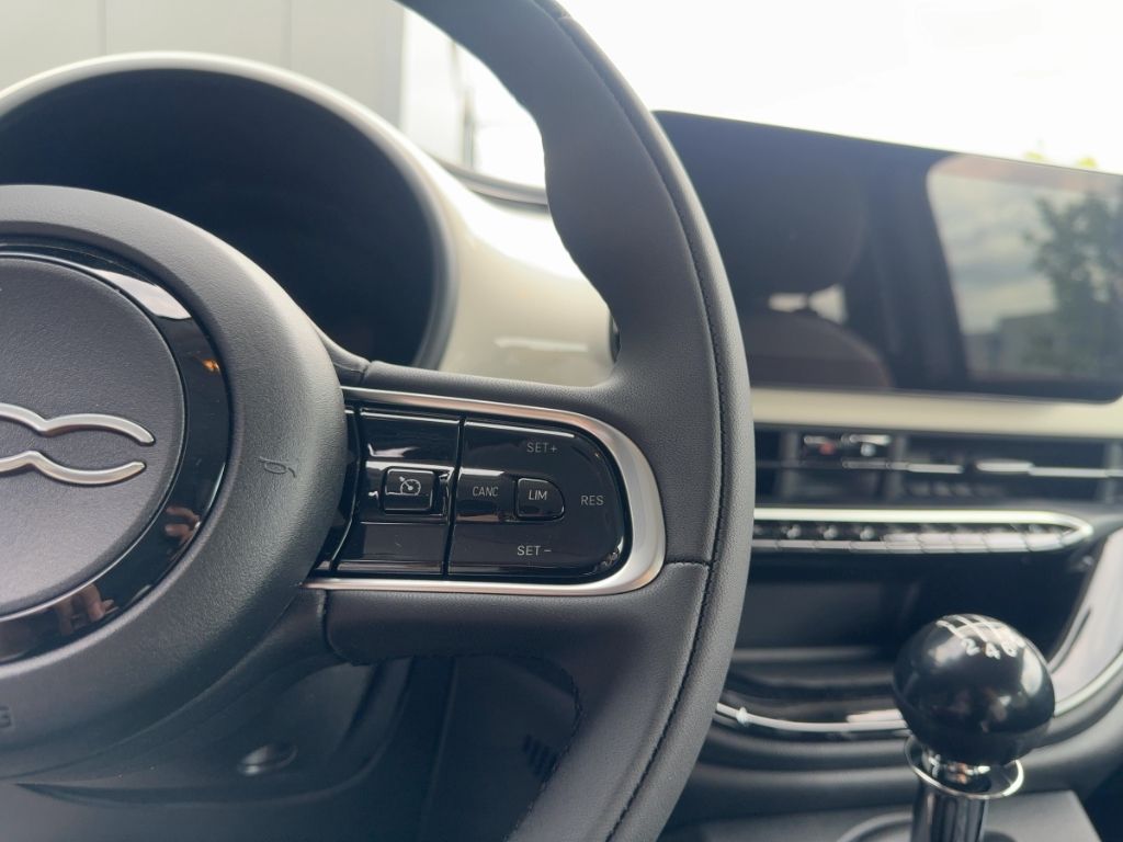 Fahrzeugabbildung Fiat 500 Hybrid Limousine ICON, K-Paket,Rückfahrkamer