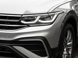 Volkswagen Tiguan Allspace Move 2,0l TDI DSG 7-Sitzer Navi  - mit Diesel-Antrieb: Silber, Geländewagen
