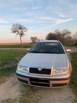 Skoda Octavia Combi 2.0 Benziner - Skoda Octavia aus 2002: Kombi