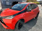 Toyota Aygo (X) 1,0-l-VVT-i x-play touch x-shift x-... - Toyota Aygo (X) von privat
