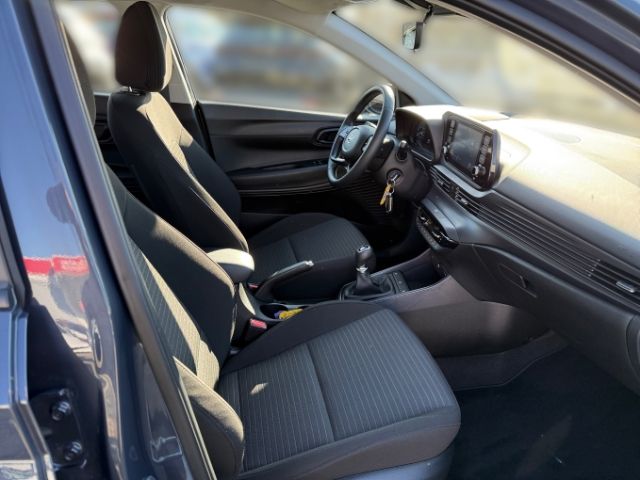 Fahrzeugabbildung Hyundai i20 Essential 1.2 +CARPLAY+TEMPOMAT+SHZ+RFK+KLIM