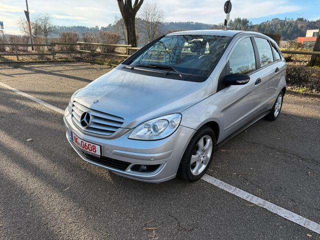 Mercedes-Benz B 200 Klima Radio eFH PDC Sitzhzg. Automatik ALU