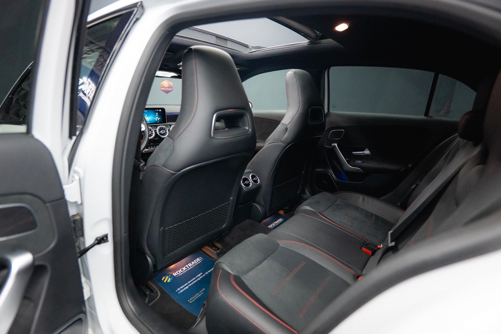 Fahrzeugabbildung Mercedes-Benz A 35 AMG 4Matic Night-Paket *Pano*LED*ACC*DAB*