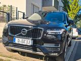 Volvo XC90 D5 AWD Geartronic Momentum Momentum - Volvo XC90 Gebrauchtwagen in Düsseldorf