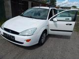 Ford Focus - Ford Focus aus 2001: Kombi