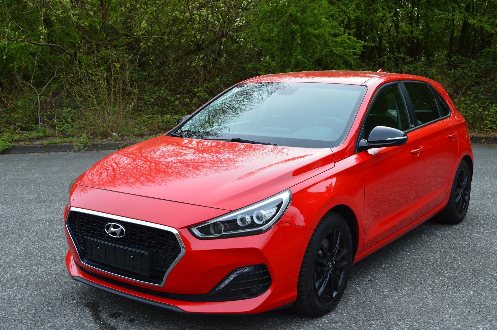 Hyundai i30 YES! Plus-PDC-NAVI-LED-KAMERA-AHK-TOP