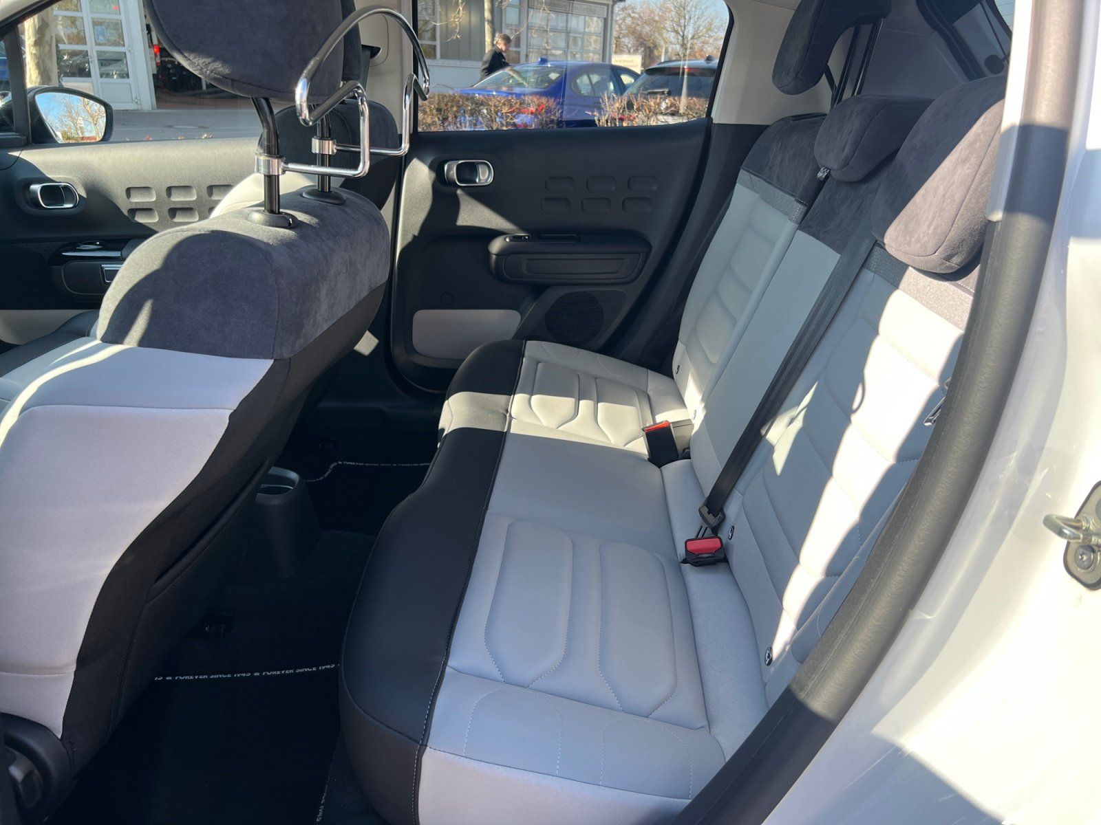 Fahrzeugabbildung Citroën C3 PureTech 110 EAT6 Elle Automatik Sitzheizung