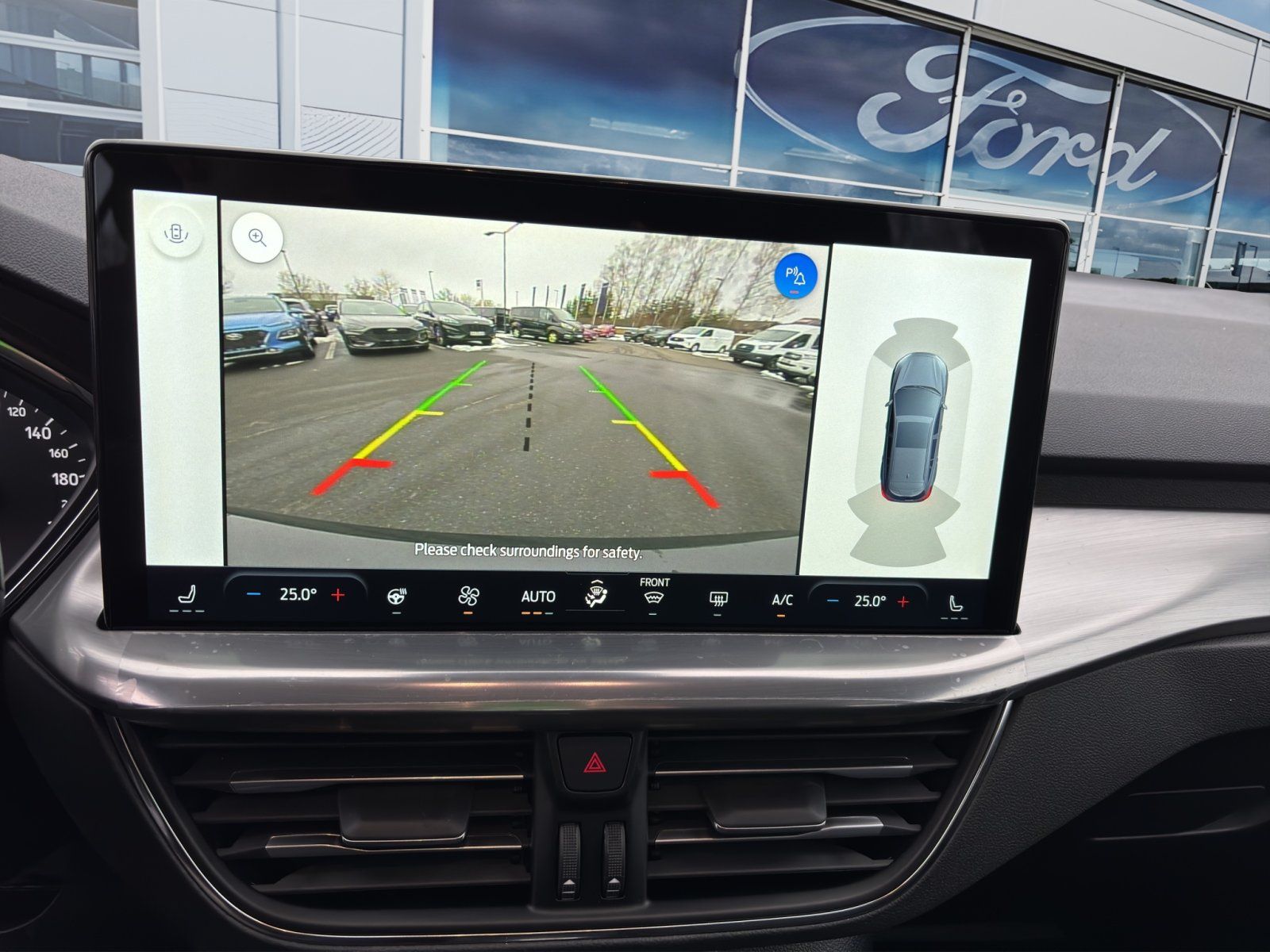 Fahrzeugabbildung Ford Focus 1.0 Ecoboost Titanium ##Easy-Parking-Paket