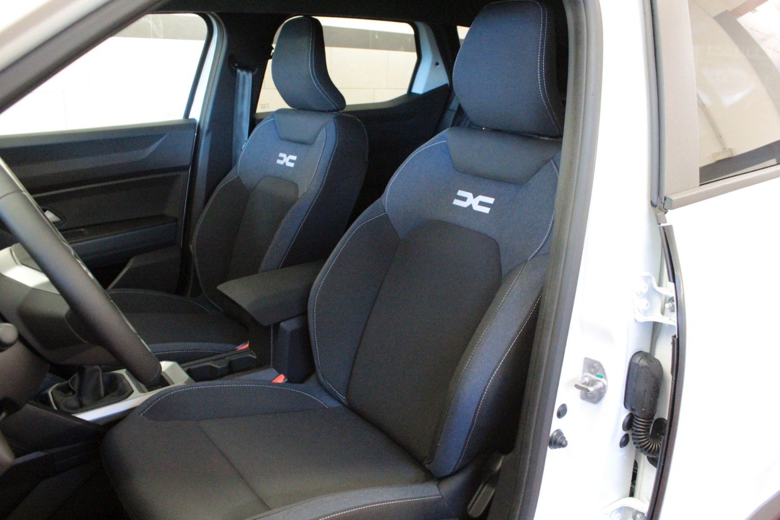 Fahrzeugabbildung Dacia Duster mild hybrid 130 Journey *Winterpaket*