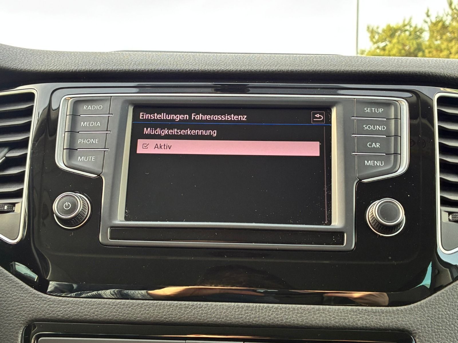 Fahrzeugabbildung Volkswagen Golf Sportsvan Highline 1.4 TSI 6-Gang*Bi-Xenon*