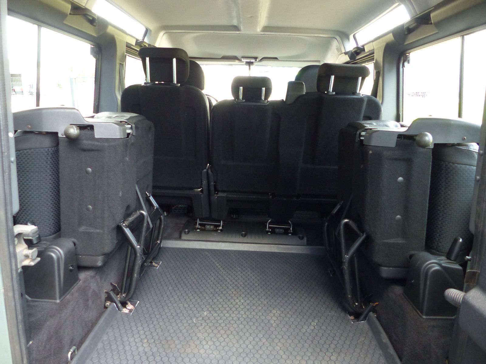 Fahrzeugabbildung Land Rover Defender 110 D AUTOMATIK !!