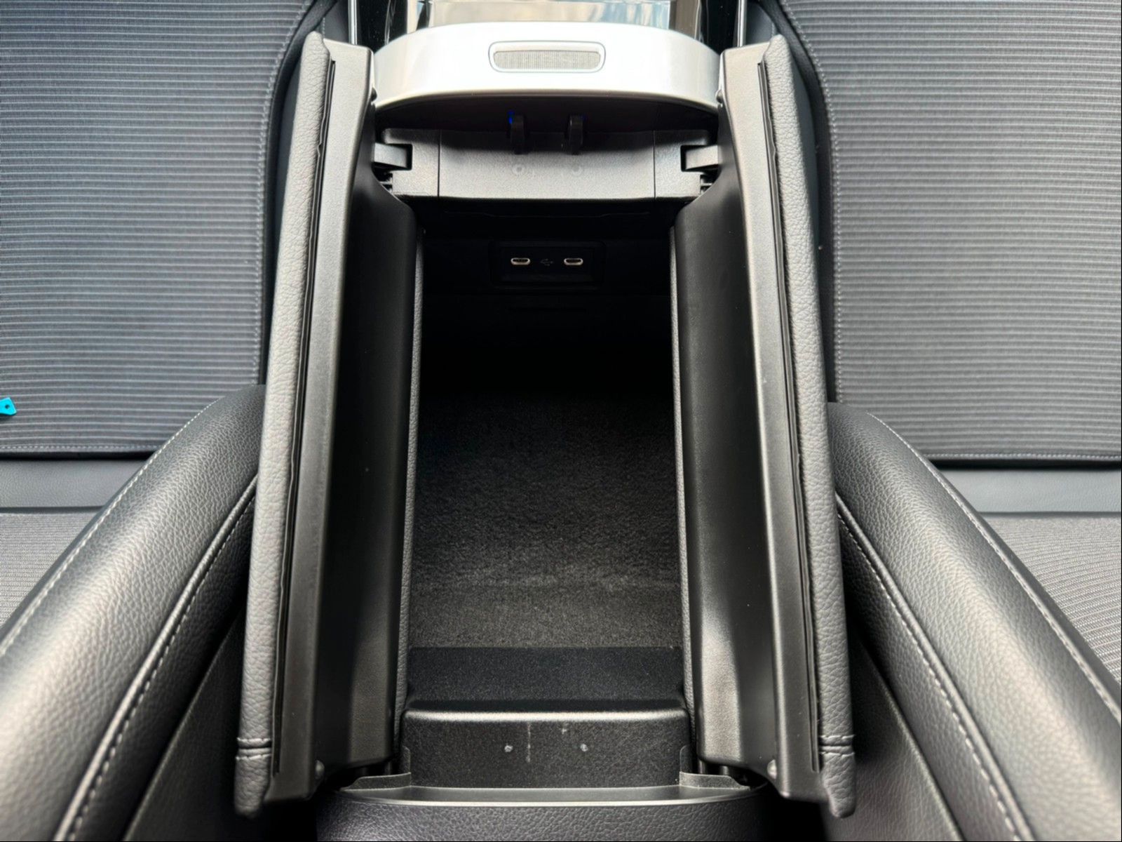 Fahrzeugabbildung Mercedes-Benz C 200 d T Avantgarde AHK+R-Kamera+Ambiente+Carp