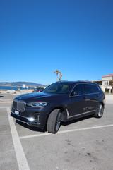 BMW X7 xDrive40i - - blaue BMW X7