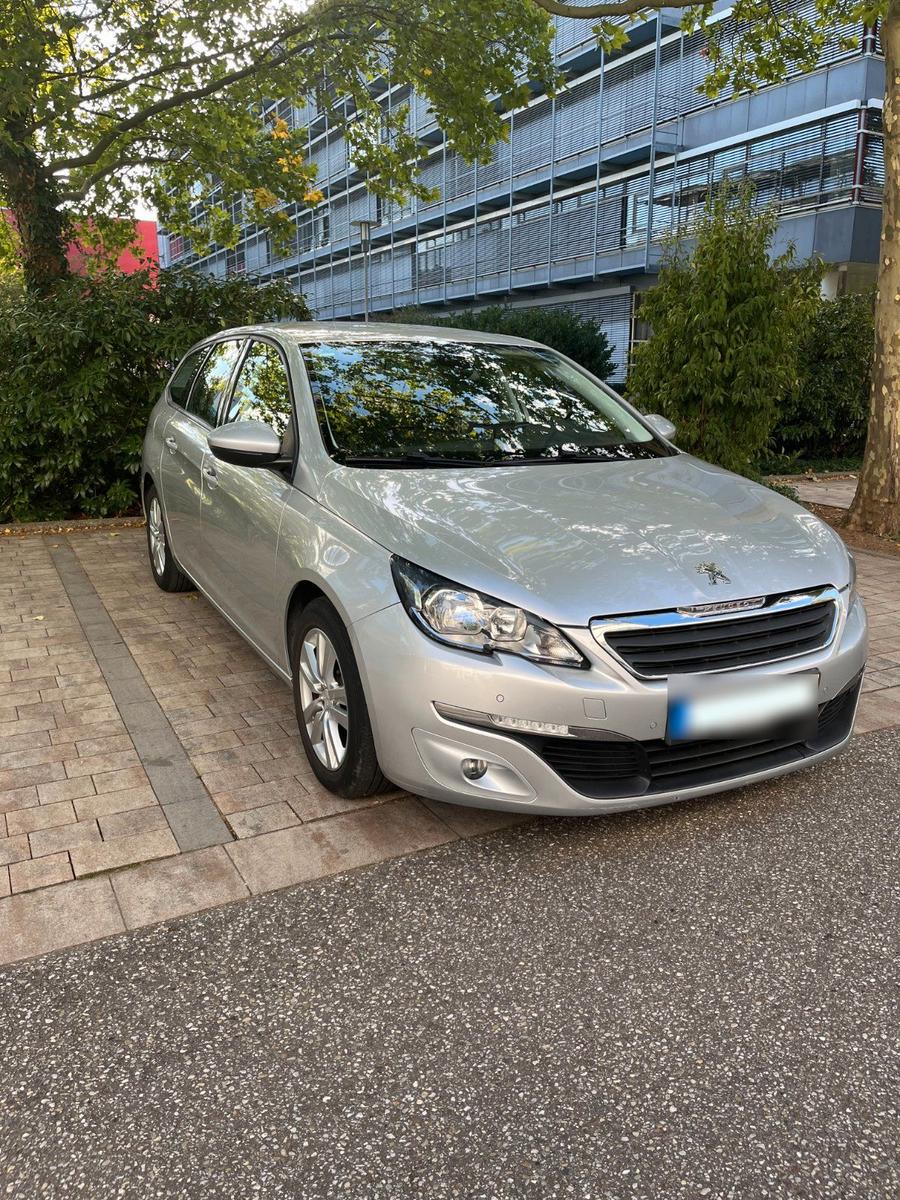 Peugeot 308 2015 — interior