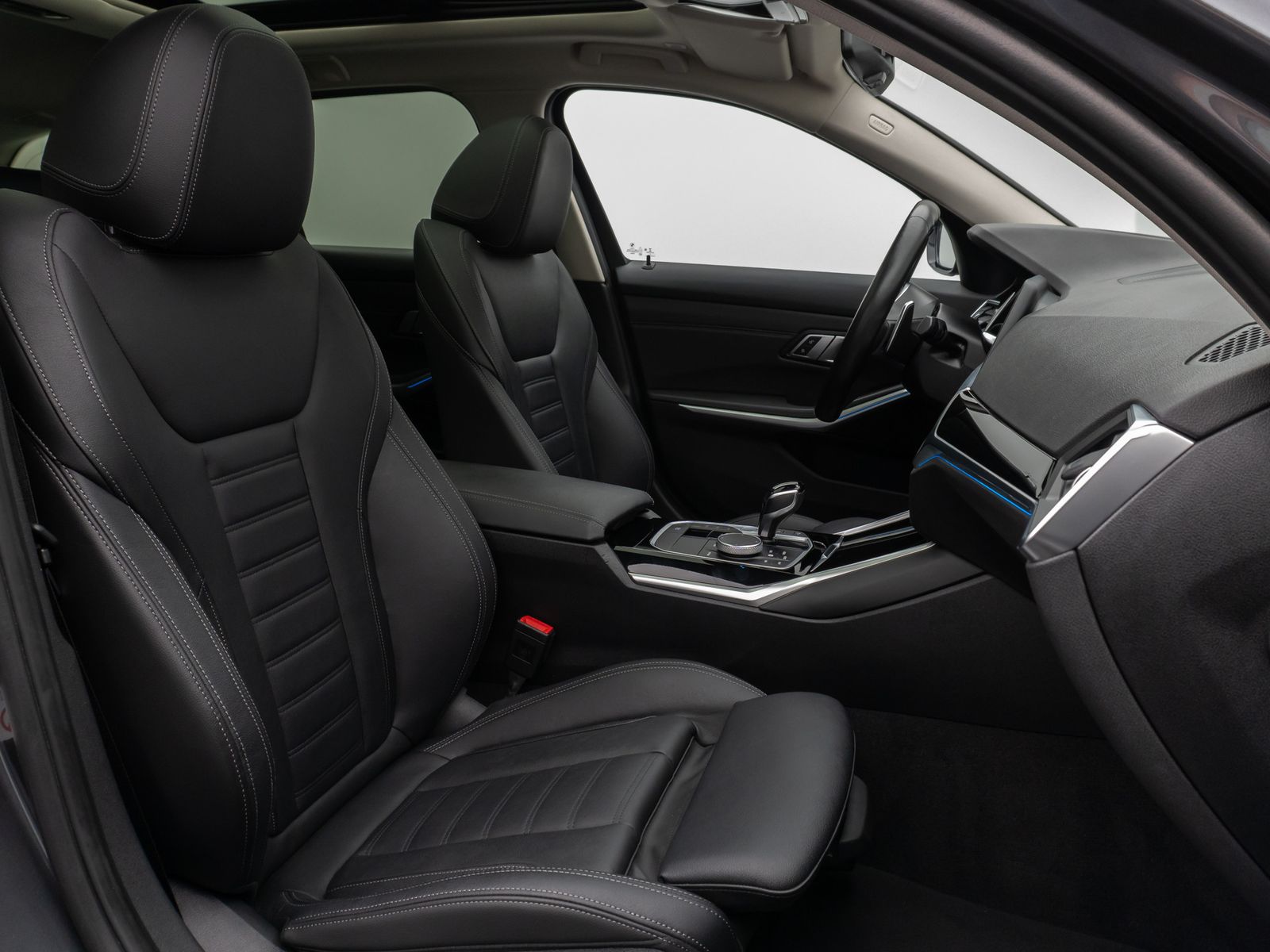 Fahrzeugabbildung BMW 330e xD Sport Line Panorama Laser Kamera HUD DAB