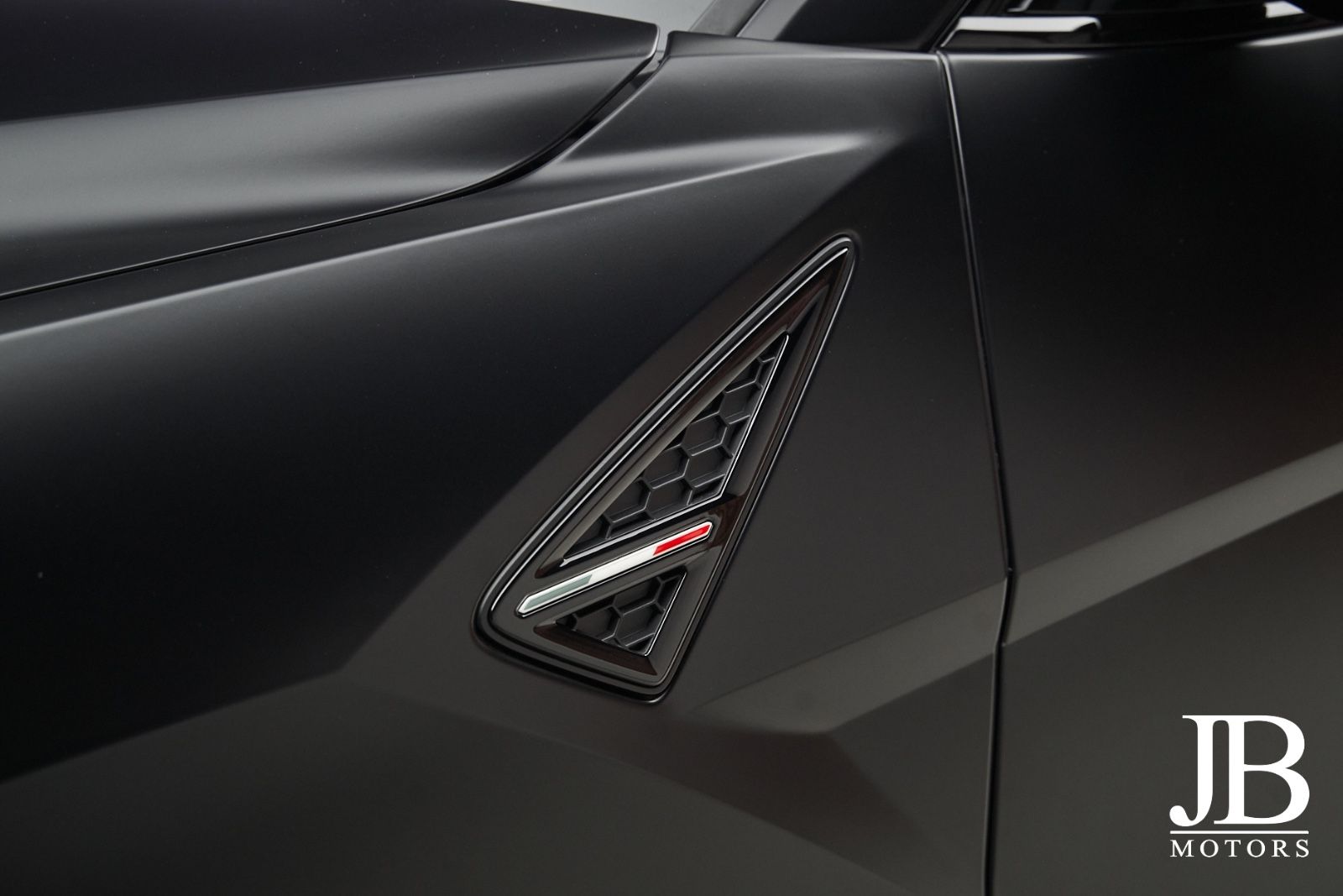 Fahrzeugabbildung Lamborghini Urus SE Panorama 3D B&O Carbon 23 Zoll