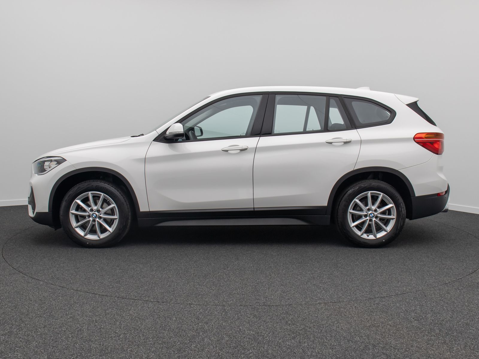 Fahrzeugabbildung BMW X1 xD18d Navi DAB Lordos GeschwindigReg Panorama