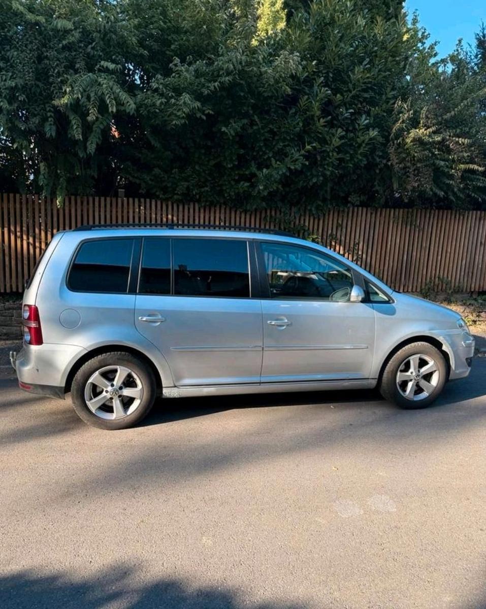Volkswagen Touran 2006 — салон