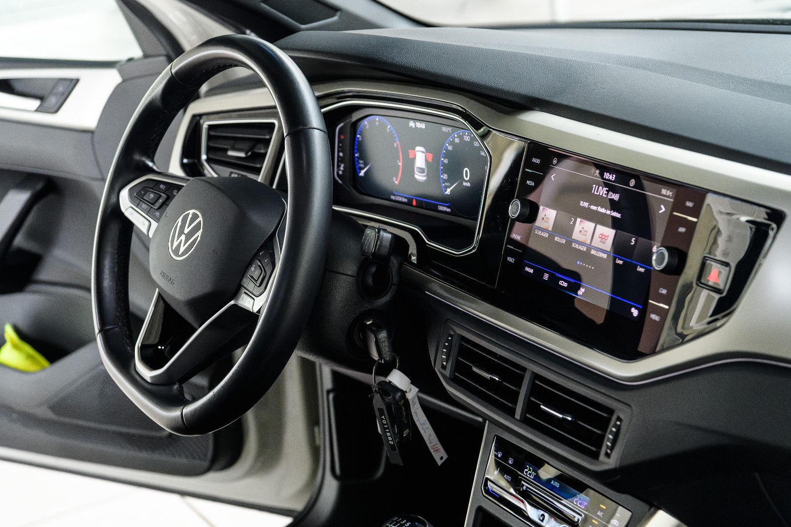 Fahrzeugabbildung Volkswagen Taigo Move+LED+SHZ+PANO+ALU+ACC+PANO+RFK+IQLIGHT