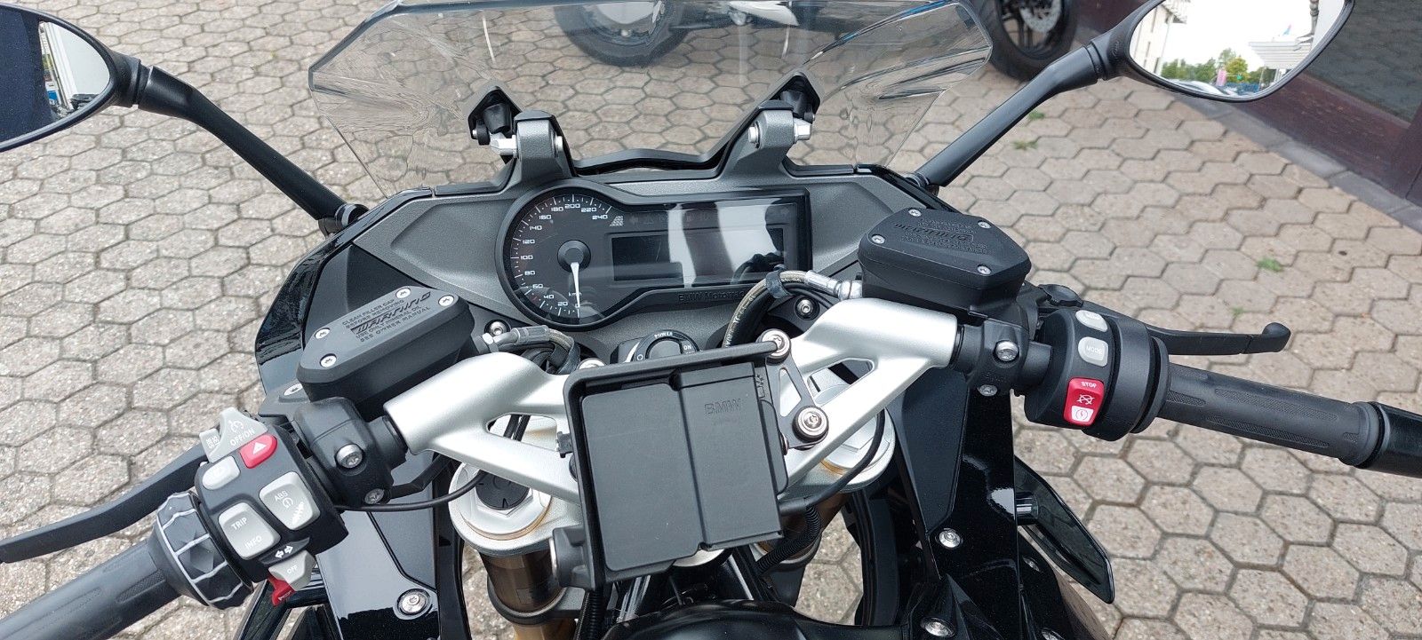 Fahrzeugabbildung BMW R 1200 RS Neuzustand Voll inkl Navi + Ladegerät