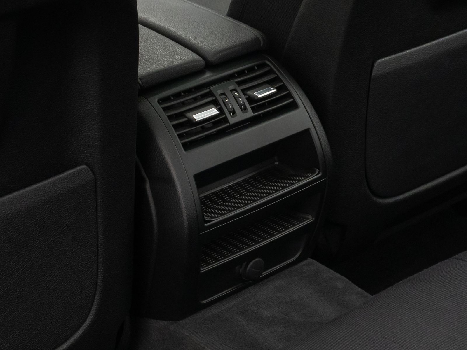 Fahrzeugabbildung BMW 520d Kamera Glasdach HUD HiFi Komfort Alarm AHK