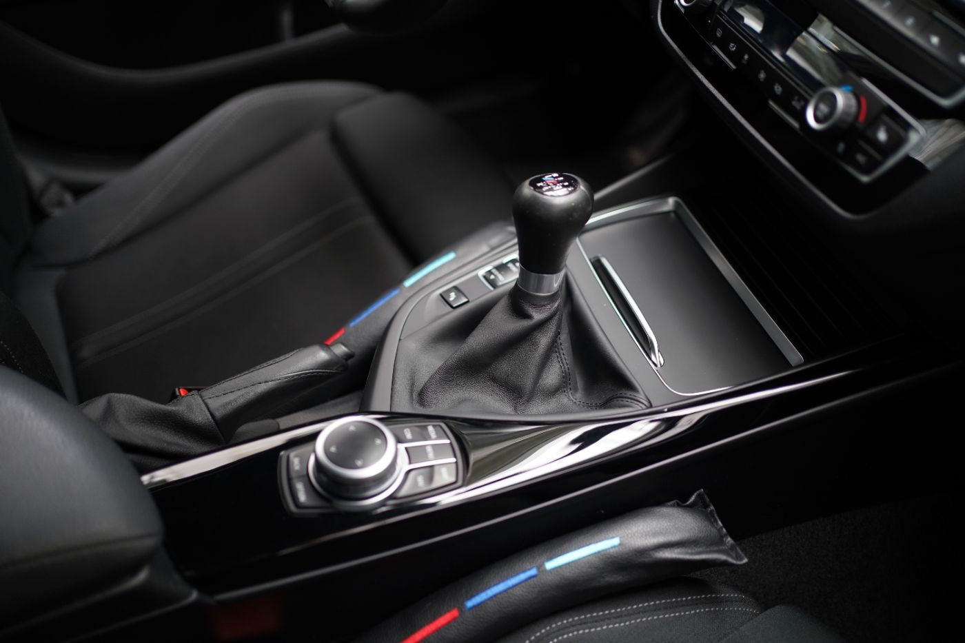 Fahrzeugabbildung BMW 116i M Sport LED+Navi+PDC+Parkassist+HiFi+