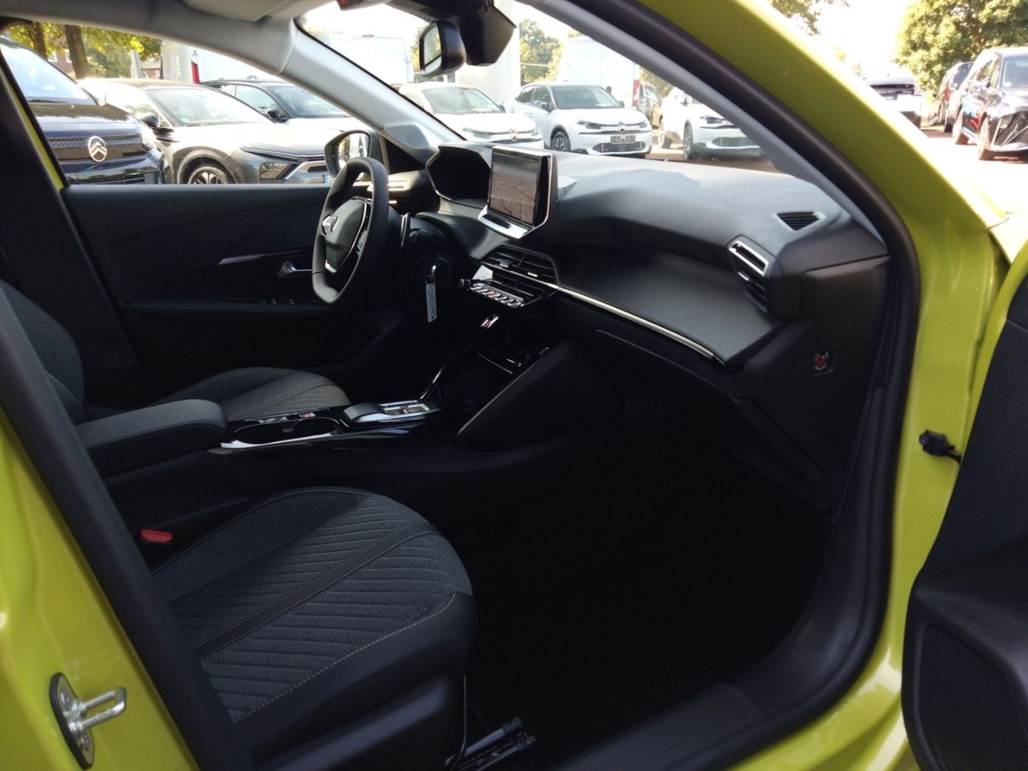 Peugeot 208 - Bild 12