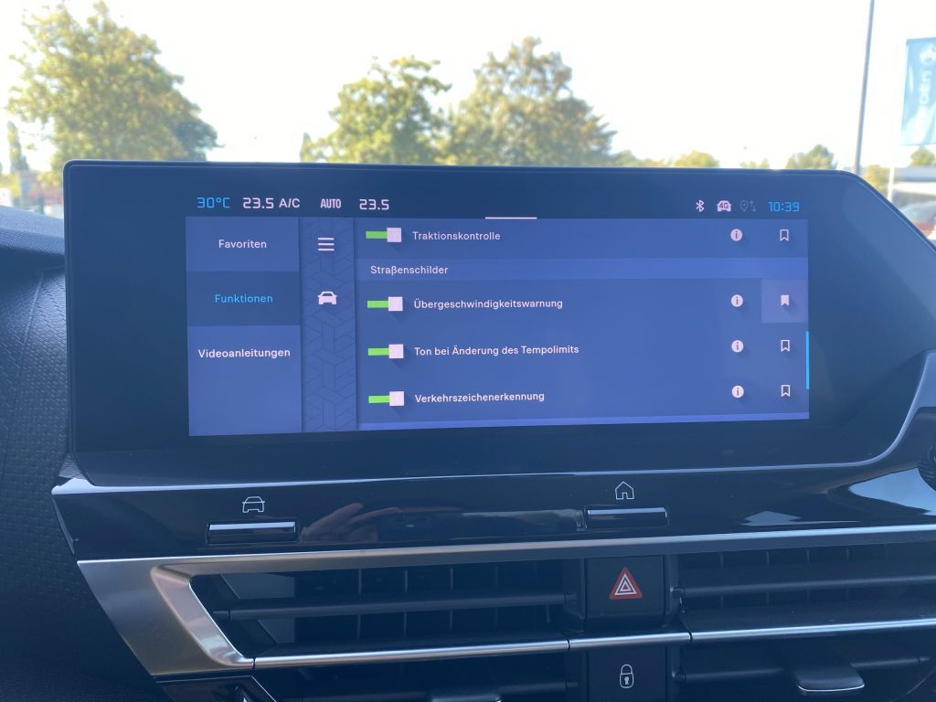 Fahrzeugabbildung Citroën C4 PureTech 130 Stop&Start EAT8 MAX *Alcantara*