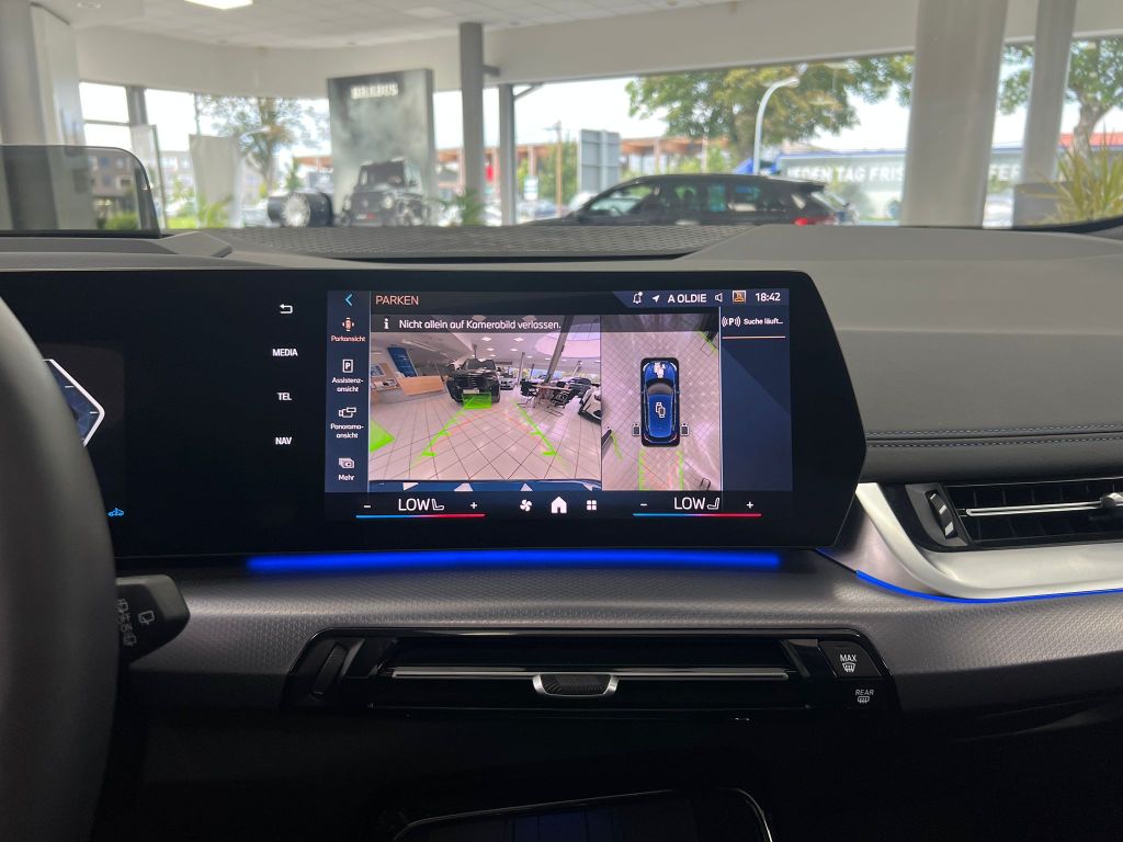 BMW 223 Active Tourer d xDrive M-Sport PANO*HUD*360°