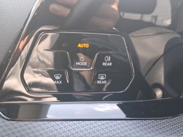 Volkswagen Golf VIII United 1.0 TSI KeyLess+LED+Navi+SHZ