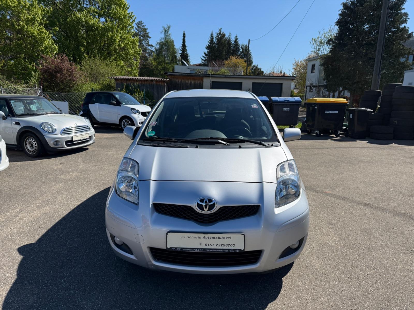 Toyota Yaris Life 1,3   AHK  TEL:017610599437