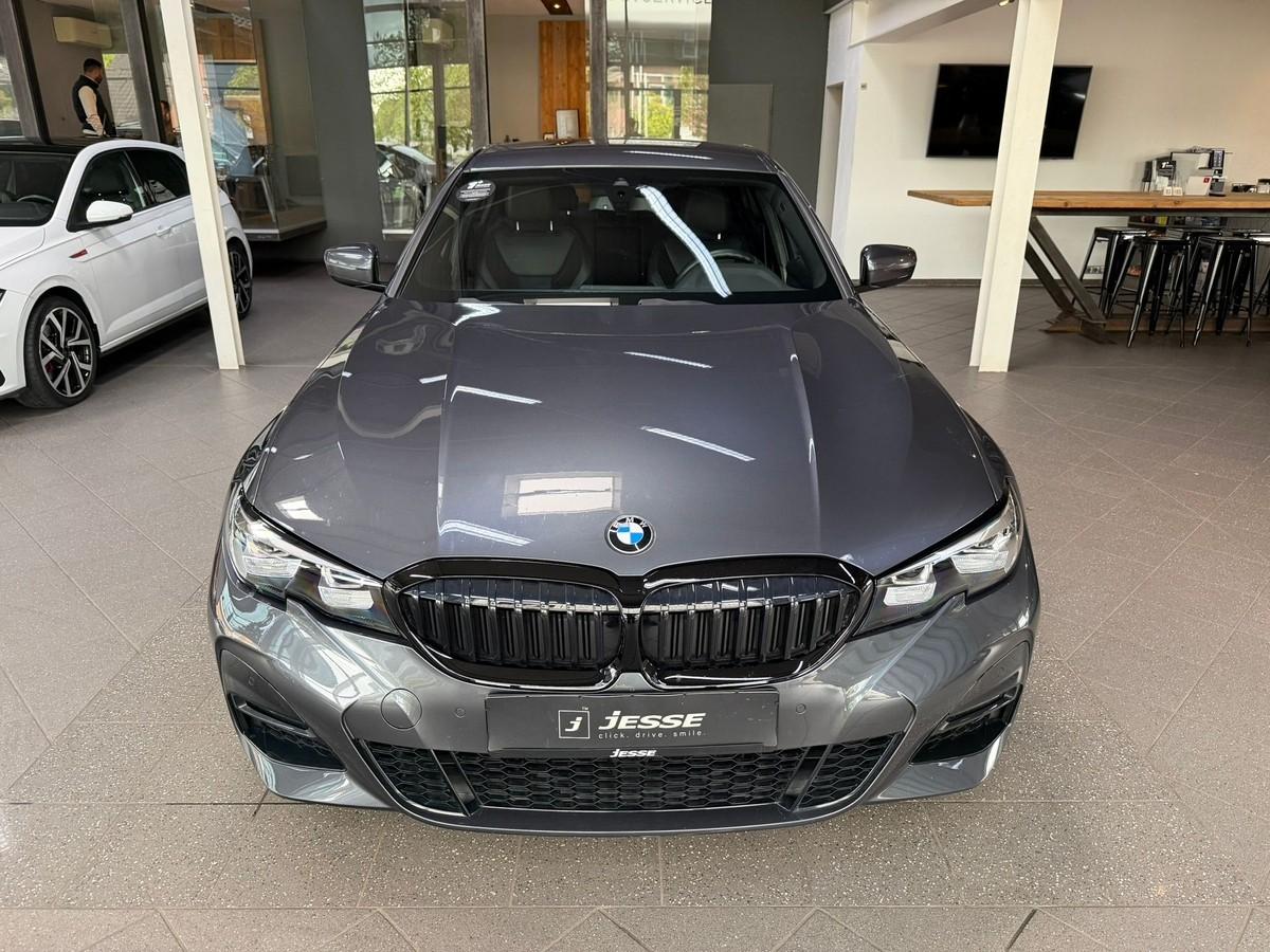 BMW 330i M SPORT 258CH