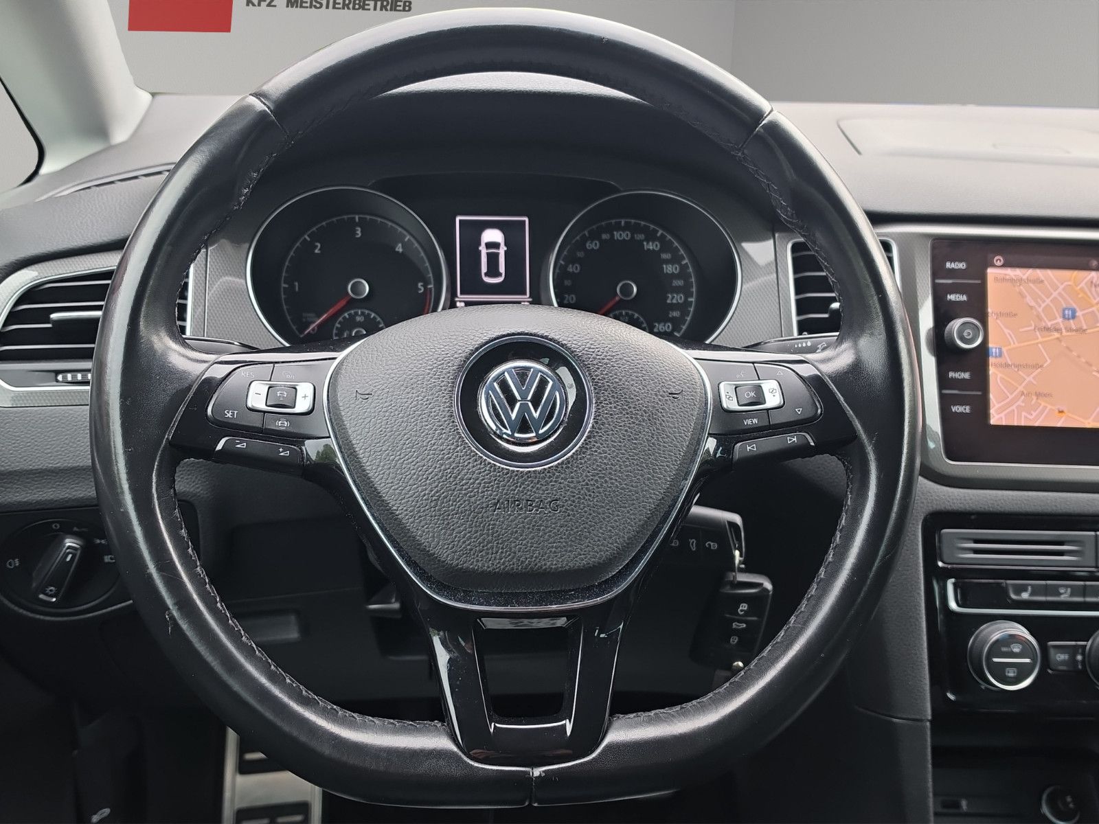 Fahrzeugabbildung Volkswagen Golf Sportsvan VII IQ.DRIVE AHK NAVI SHZ
