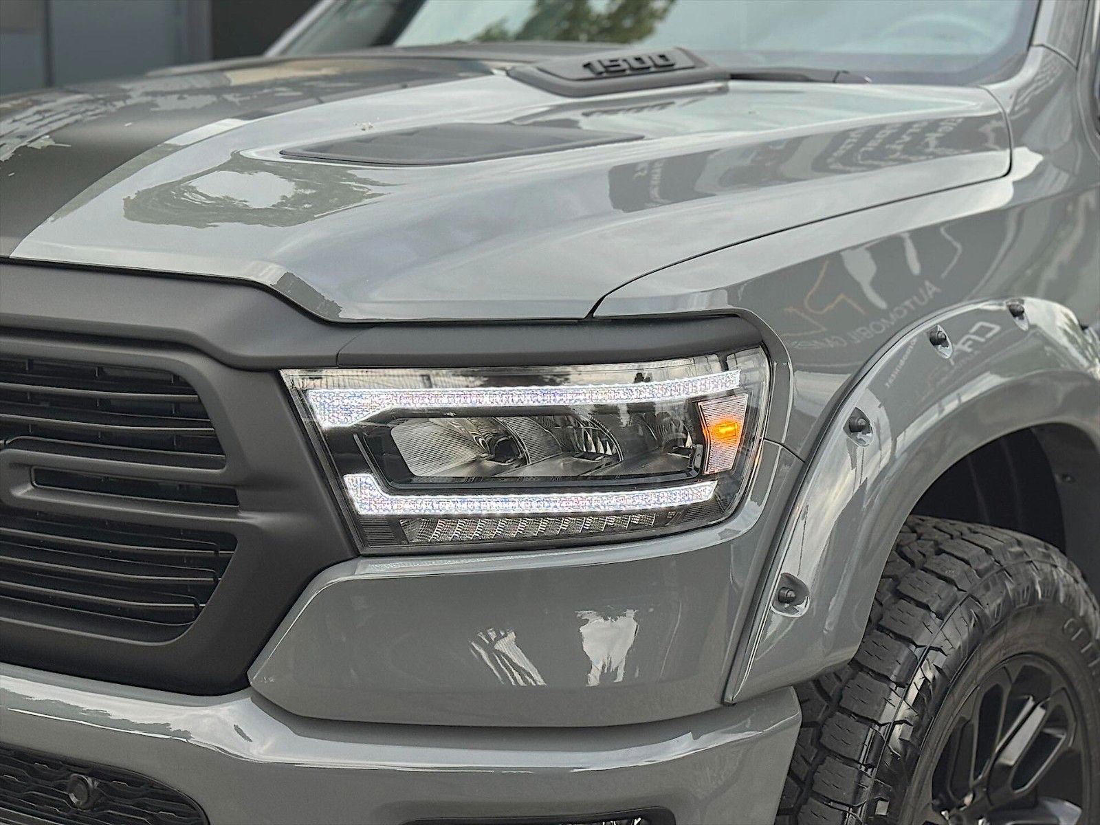 Fahrzeugabbildung Dodge RAM 5.7 V8 LARAMIE PUNISHER Offroad 4x4 *Pano*