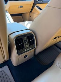 Porsche Macan - 10