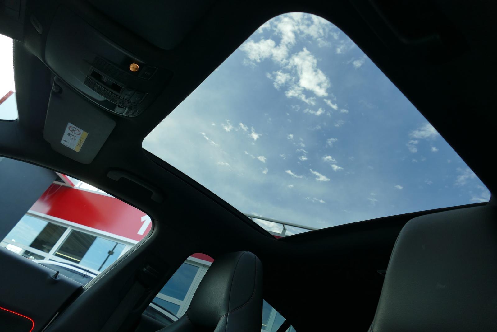 Mercedes-Benz CLA 200 AMG Line LED Navi Panorama Tempomat PDC