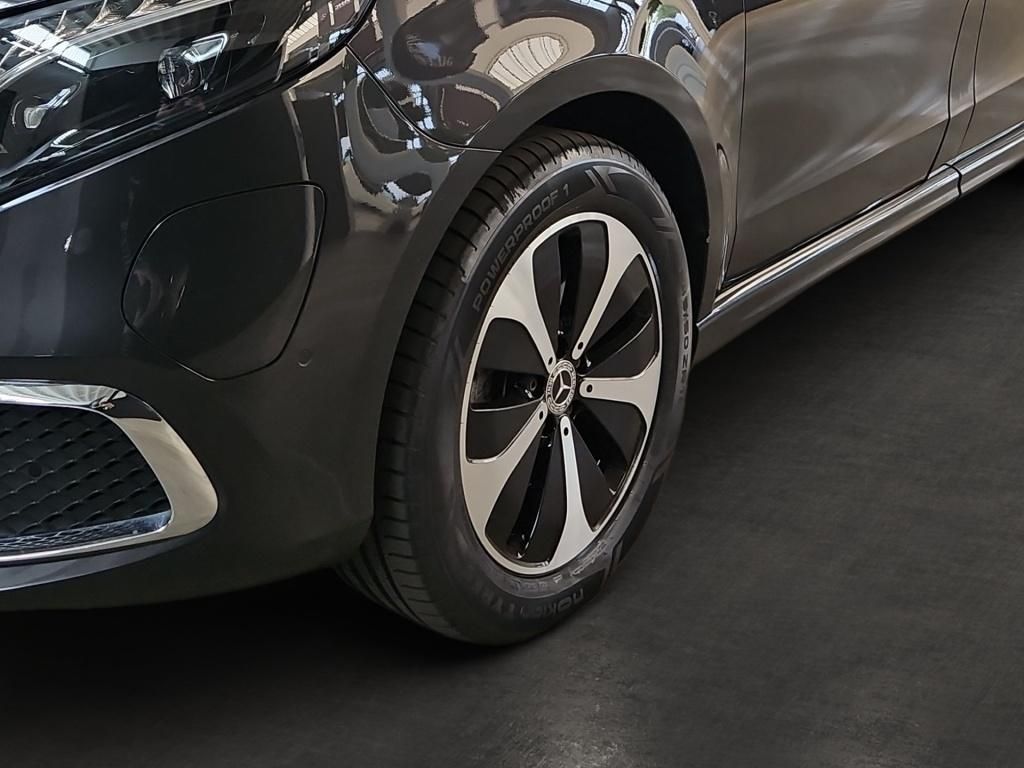 Fahrzeugabbildung Mercedes-Benz EQV 300 AVG lang 7Sitze AIRMATIC Pano Sound 360°