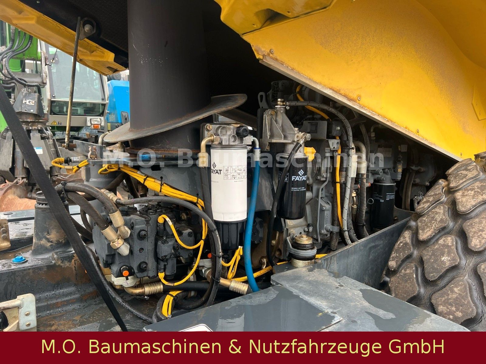 Fahrzeugabbildung BOMAG BW 213 D4-4BVC / 14,9 T / Walzenzug /