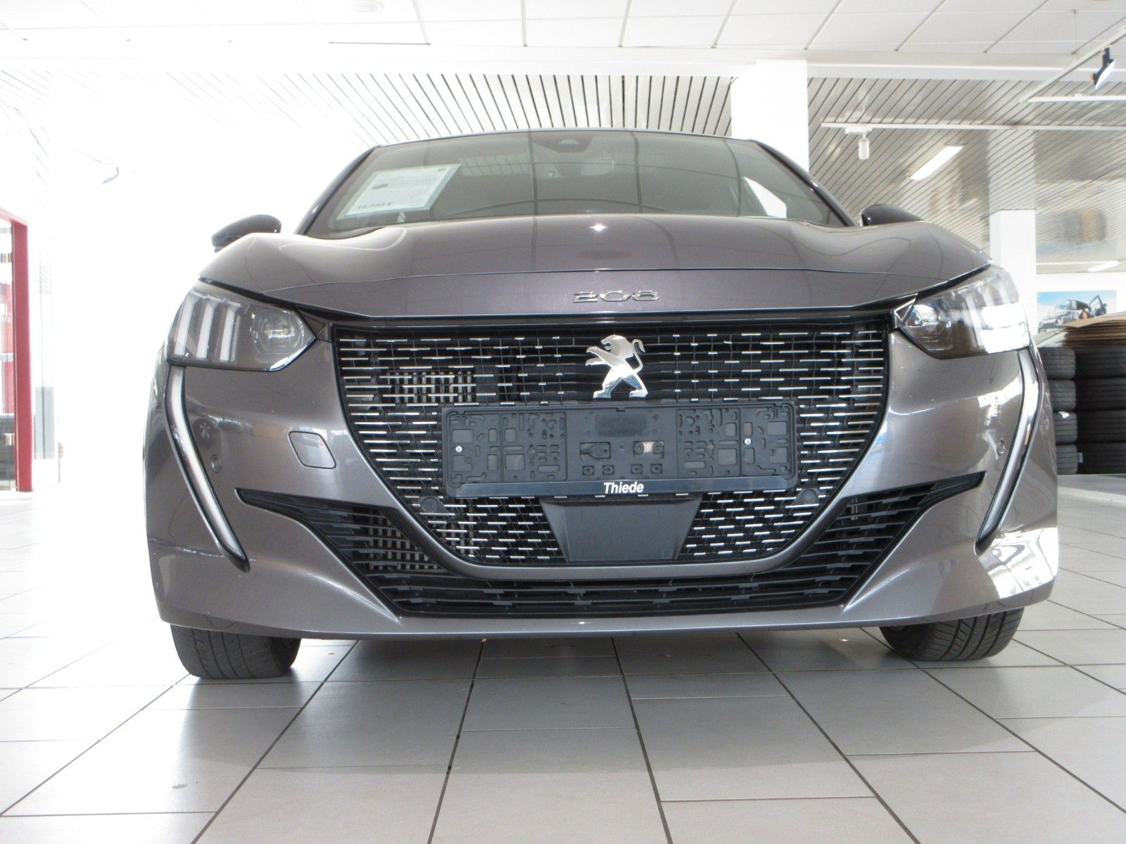 Fahrzeugabbildung Peugeot 208 1.2T GT  LED/NAVI/SHZ/PANO/HEAD/CAM/PDC/17"