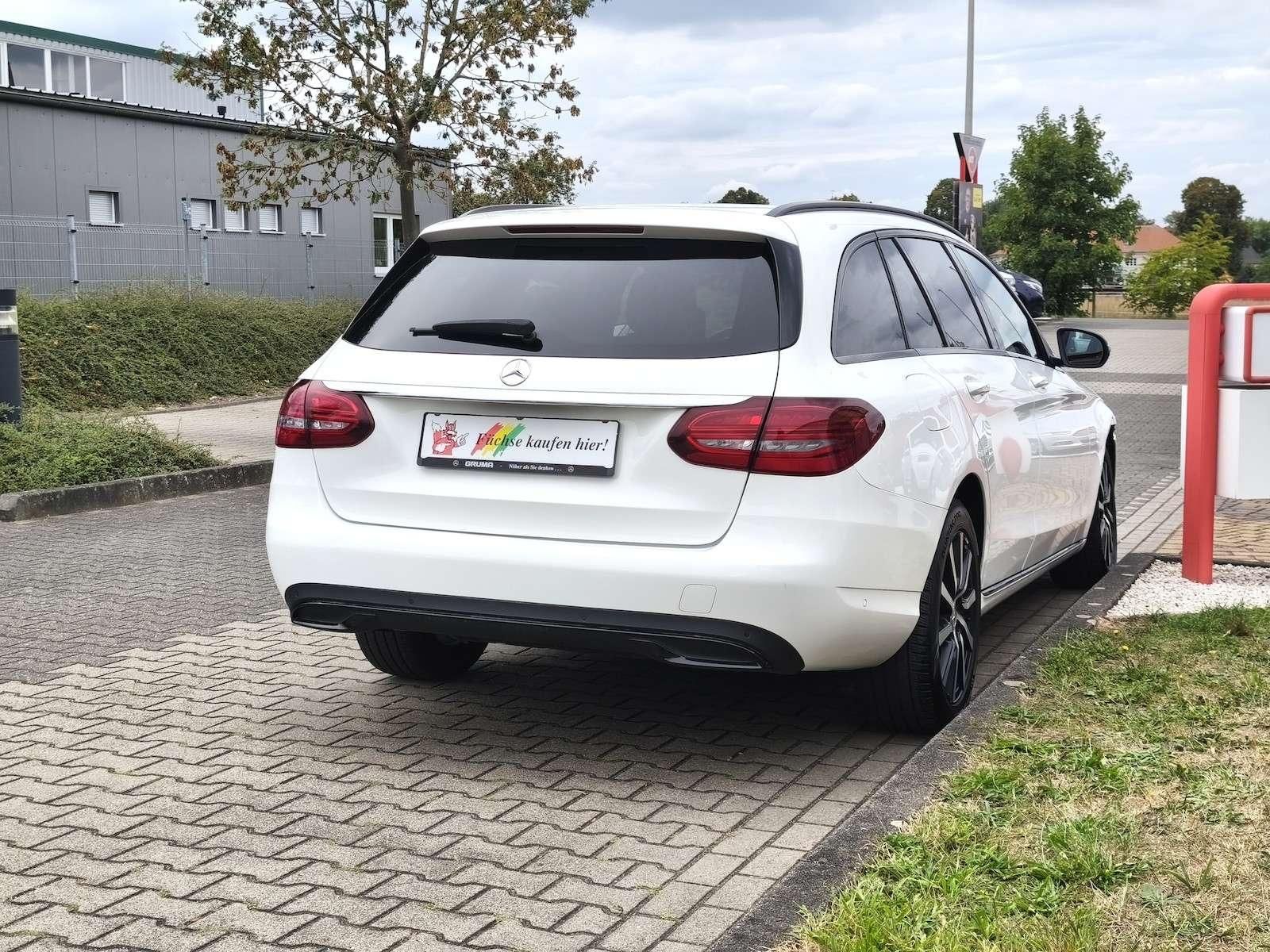 Fahrzeugabbildung Mercedes-Benz C300d T 4Matic Multibeam/Sound/Memory/StandHz...