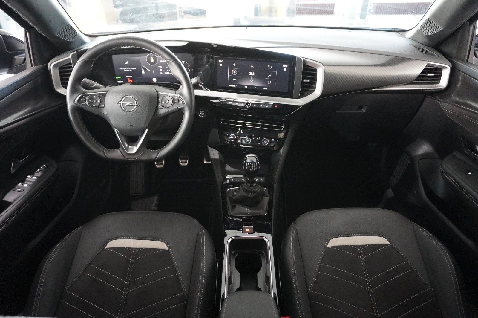 Fahrzeugabbildung Opel Mokka 1.2T ULTIMATE NAVI/LED/KAMERA/SPORT/SH/DAB